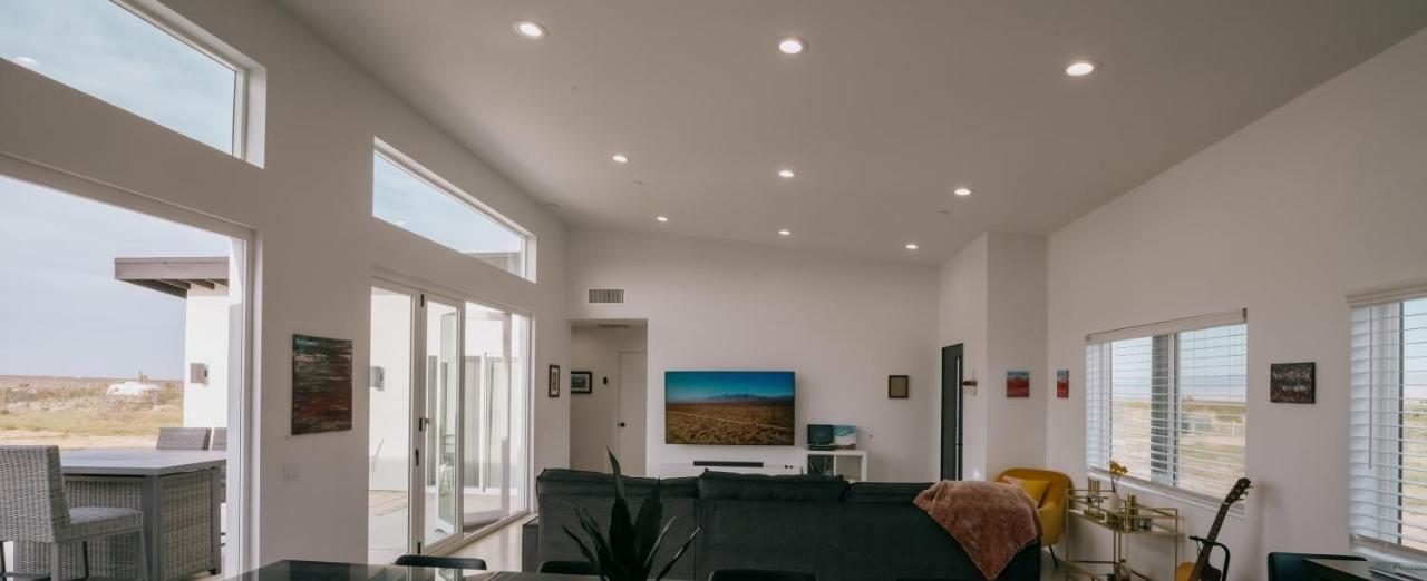 Villa Coyote Tracks - A Modern Desert Experience Joshua Tree Exterior foto